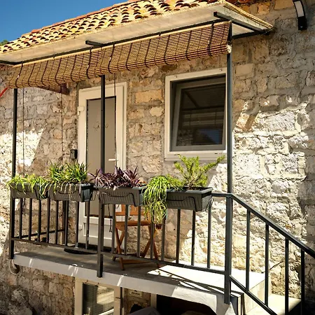 Main Square Jugo Appartement *